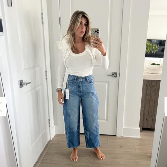 The Kenna Mid-Rise Heritage Barrel Jeans by Pilcro: Icon Edition HEART JEANS - Picture 8 of 16